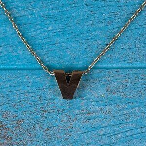 Vintage 1978 AVON Initial Attraction Necklace- "V" Gold Tone